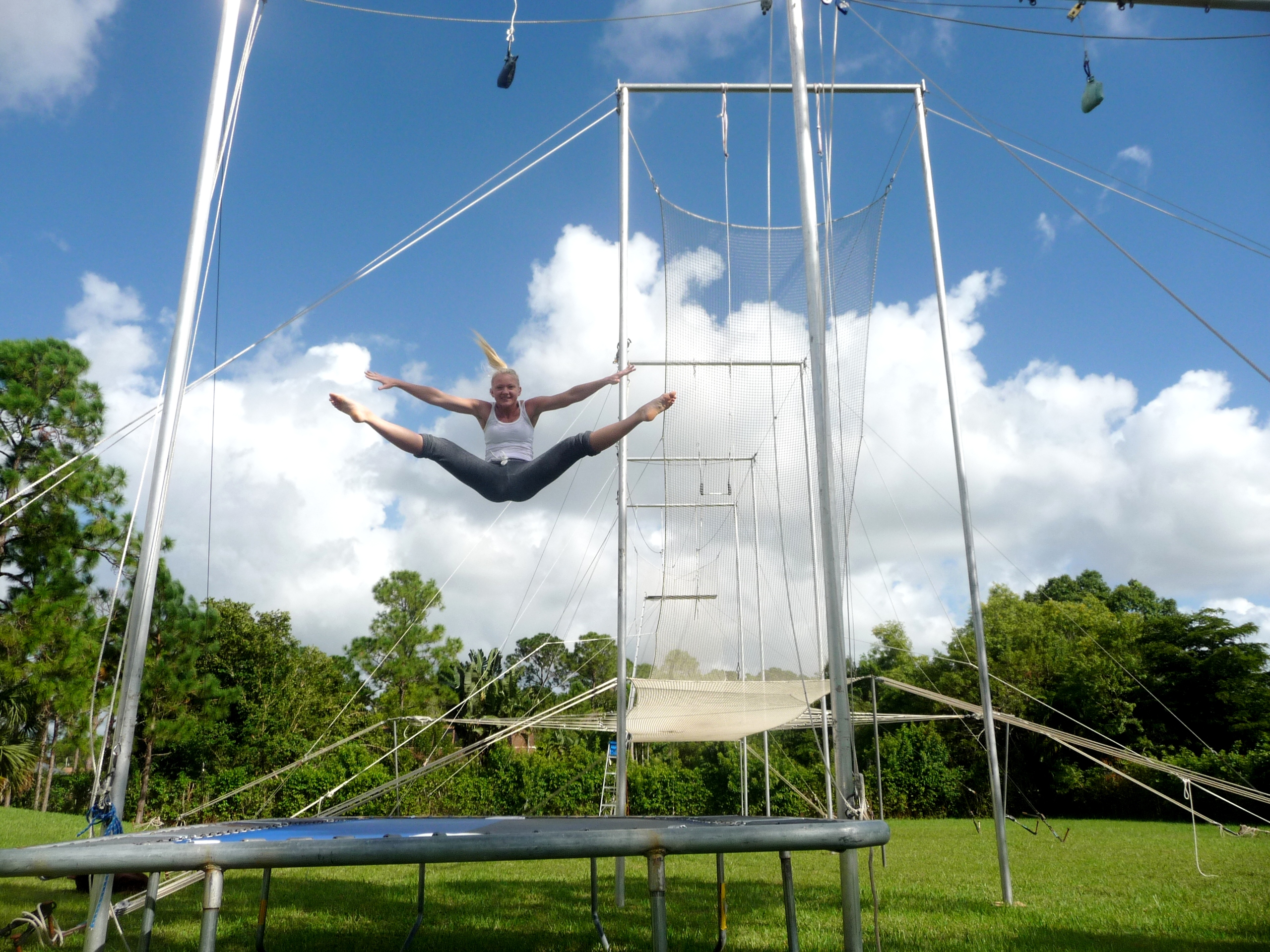 CircusSampler/TrampolineJump.JPG